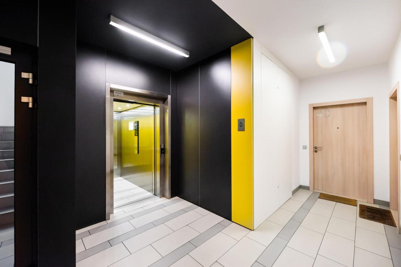 Wola Luxury Wooden Apartment وارسو المظهر الخارجي الصورة
