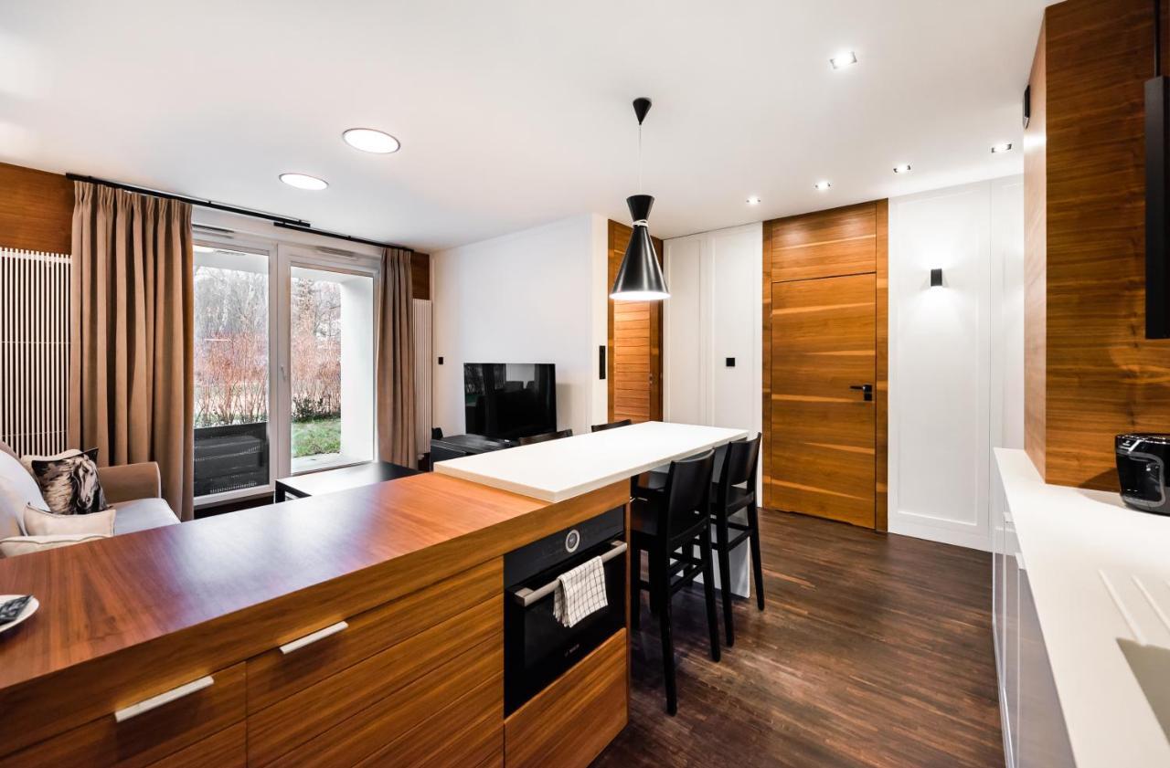 Wola Luxury Wooden Apartment وارسو المظهر الخارجي الصورة